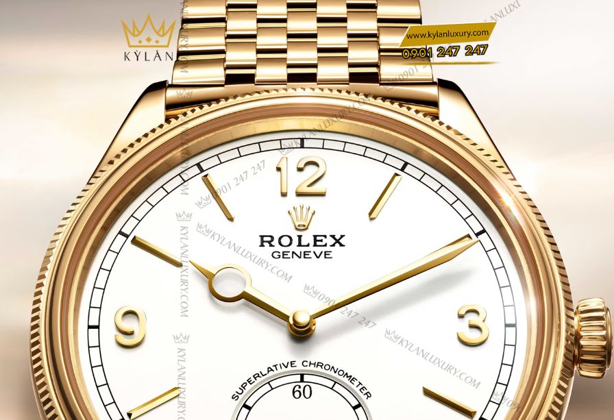 Rolex 1908 m52508 mặt số trắng tinh khôi chải tia tinh xảo, hoàn thiện công nghệ PVD và Magnetron, sang trọng và đầy chiều sâu