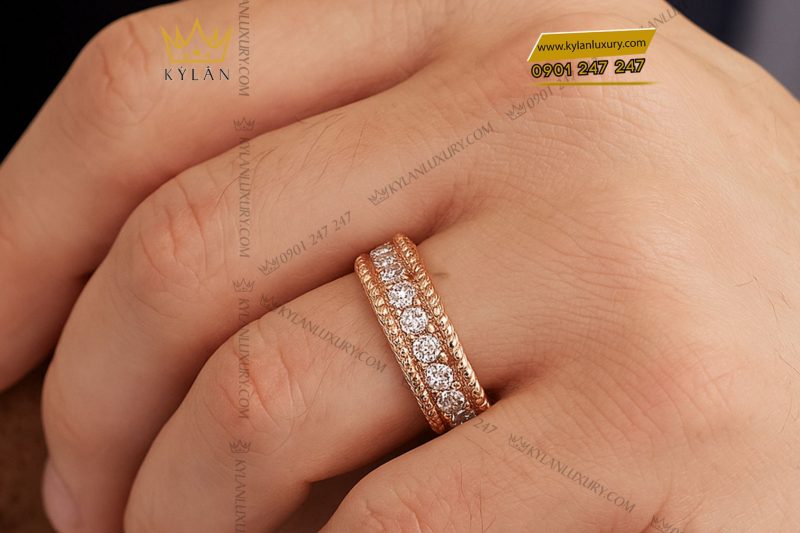 Nhẫn Valoria vàng hồng nguyên khối Au750 đính kim cương