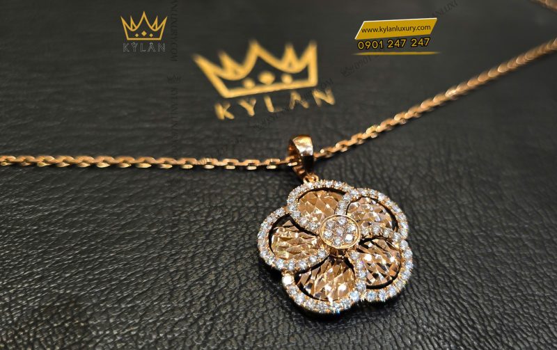 Dây Chuyền The Rose Bloom vàng hồng nguyên khối Au750 đính kim cương