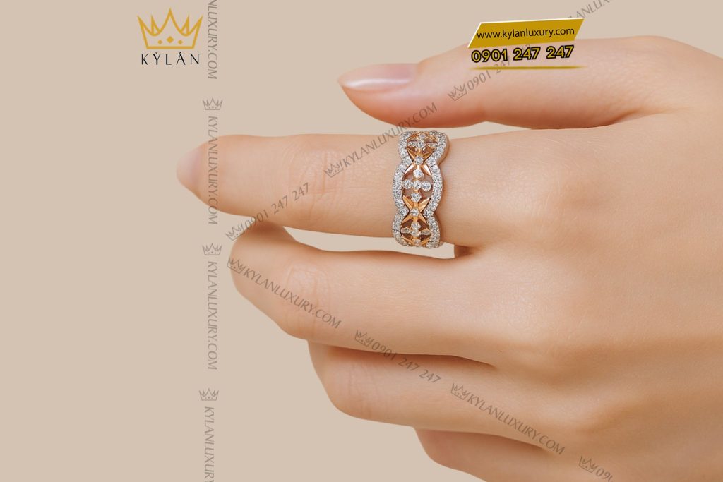Kỳ Lân Luxury 7 23 Nhẫn The Floral Grace vàng nguyên khối Au750 đính kim cương