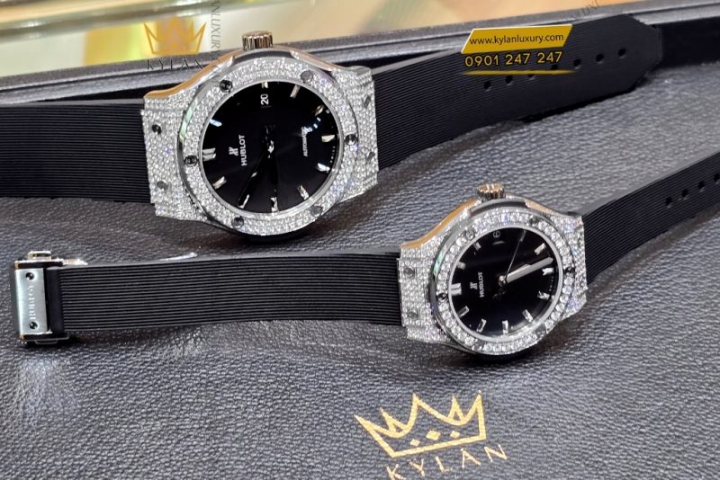 Đồng hồ Hublot Classic Fusion Titanium Pavé 33mm vành kim cương