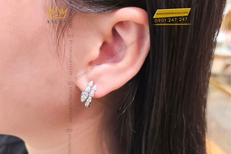 Cặp bông tai rắn vàng trắng nguyên khối Au750 đính kim cương