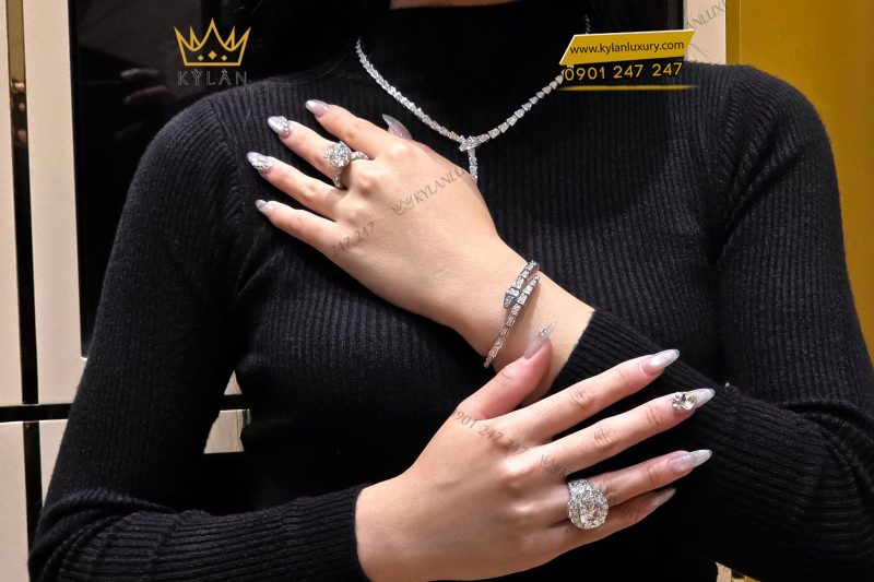 Dây chuyền rắn vàng trắng nguyên khối Au750 đính kim cương