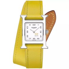 Đồng hồ Hermes H Hour 044921WW00 21mm chính hãng với thiết kế vỏ vuông hình chữ H bằng thép không gỉ tông bạc, dây da bê màu vôi mềm mại