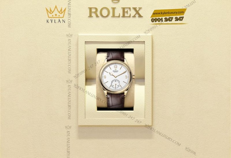 Rolex 1908 m52508 – đồng hồ vàng kim 18 ct, 39mm, mặt số trắng tinh khôi, dây da cá sấu sang trọng, bộ máy Calibre 7140 chuẩn xác.