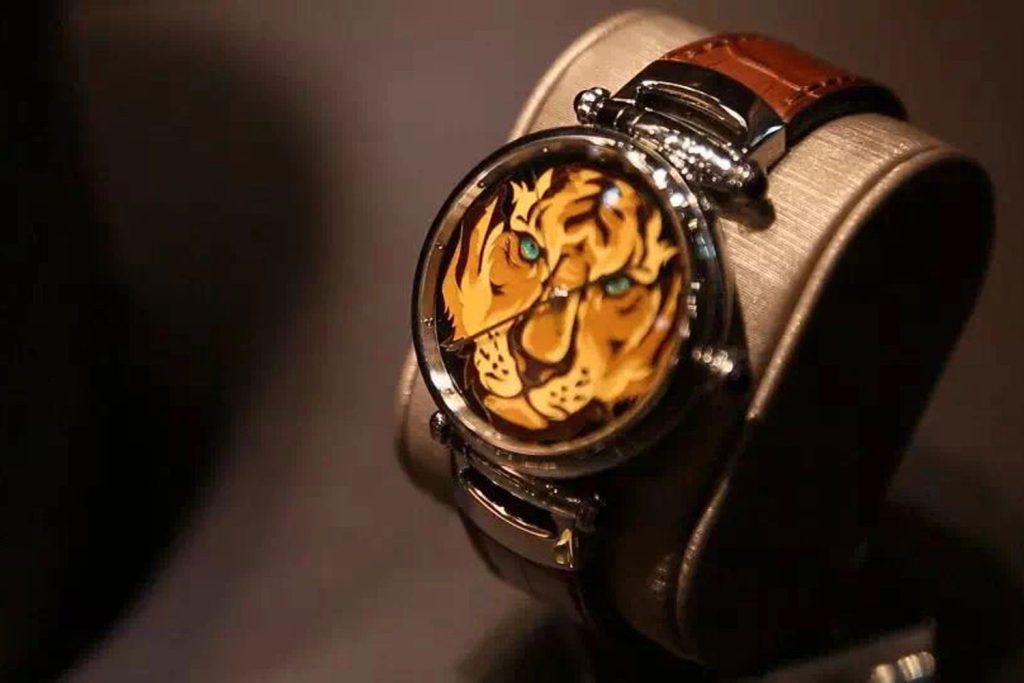 Kỳ Lân Luxury Koncise Đồng hồ Trung Quốc với mặt số tráng men