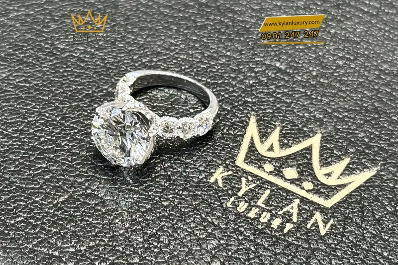 Nhẫn nữ vàng trắng nguyên khối Au750 đính viên chủ 13ly