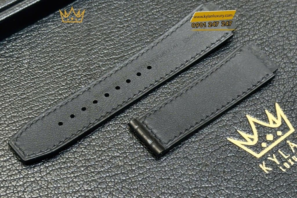 Kỳ Lân Luxury day dong ho hublot da ca den 42 4 Dây đồng hồ Hublot da cá đen 42mm