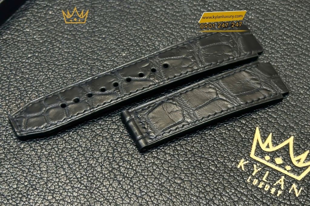 Kỳ Lân Luxury day dong ho hublot da ca den 42 6 Dây đồng hồ Hublot da cá đen 42mm