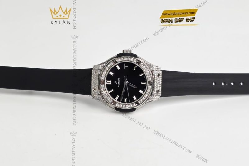 Đồng hồ Hublot Classic Fusion Titanium Pavé 33mm vành kim cương