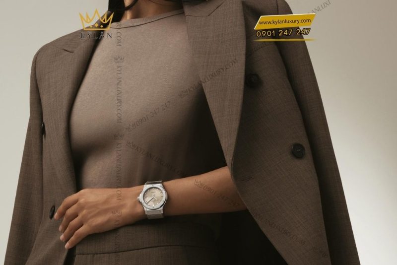 Đồng hồ Hublot Classic Fusion Essential Taupe 42mm 542.NX.4610.NR.HEC25