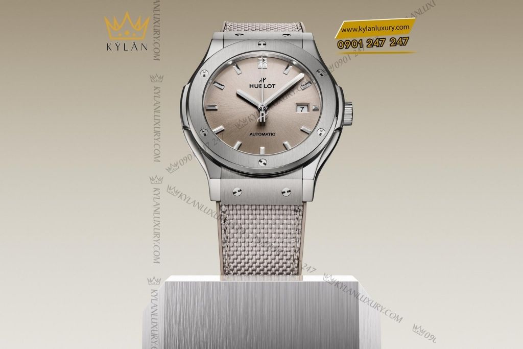 Kỳ Lân Luxury dong ho hublot classic fussion essential taupe 42 4 Đồng hồ Hublot Classic Fusion Essential Taupe 42mm 542.NX.4610.NR.HEC25
