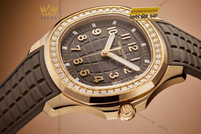 Đồng hồ Patek Philippe Aquanaut vành kim cương 5268/200R-010