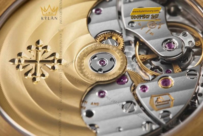 Đồng hồ Patek Philippe Aquanaut vành kim cương 5268/200R-010
