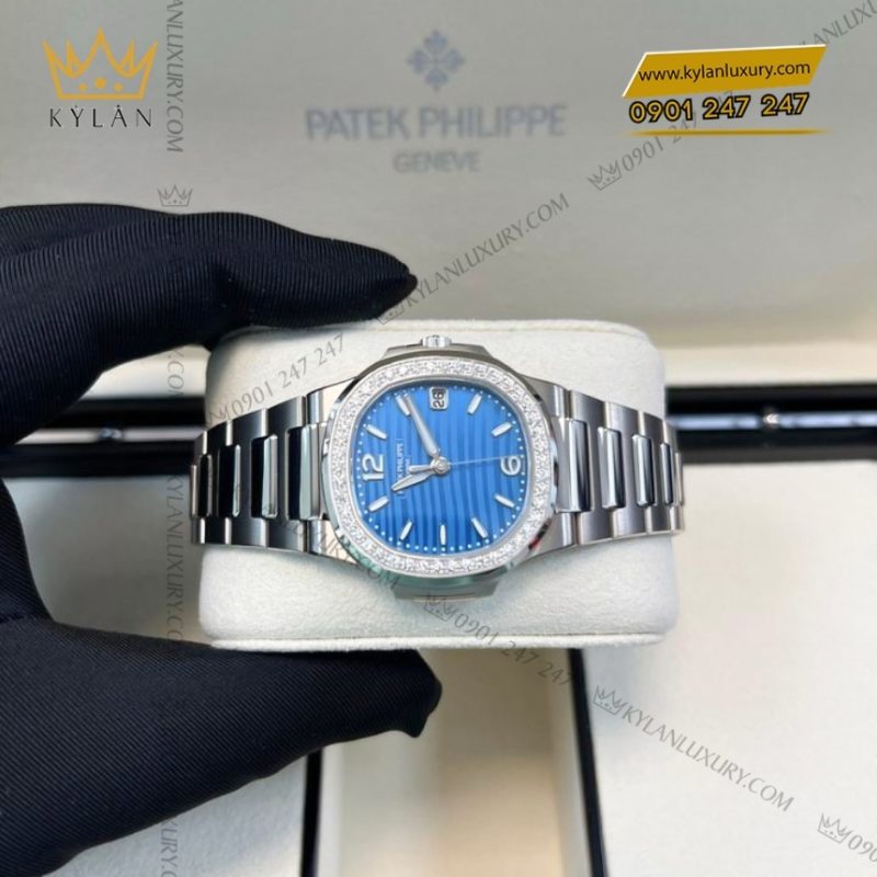 Đồng hồ Patek Philippe Nautilus mặt xanh vành kim 7010/1G-013