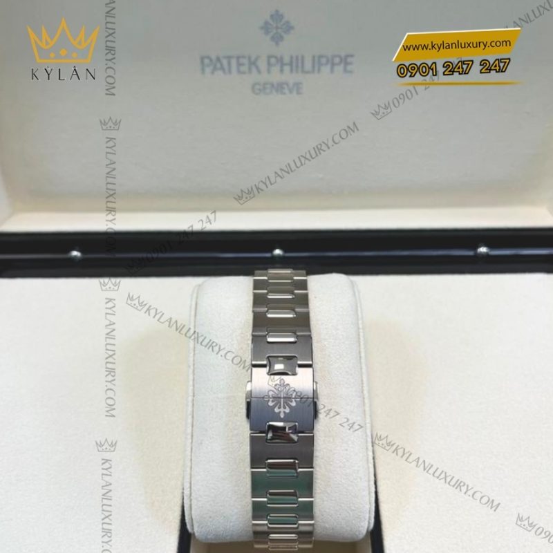 Đồng hồ Patek Philippe Nautilus mặt xanh vành kim 7010/1G-013