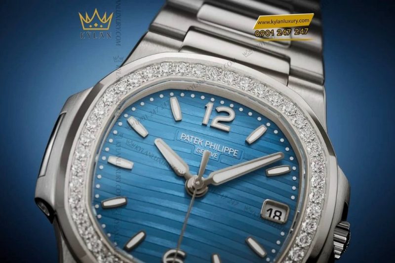 Đồng hồ Patek Philippe Nautilus 7010/1G-013 mặt số xanh ngọc