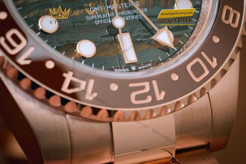 Đồng hồ Rolex GMT-Master II mặt số đá Tiger Iron 126715CHNR-0002