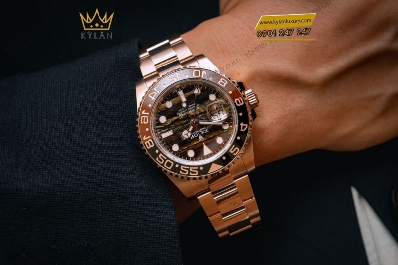 Đồng hồ Rolex GMT-Master II mặt số đá Tiger Iron 126715CHNR-0002