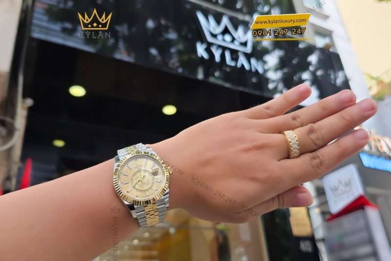 Đồng hồ Rolex Sky-Dweller vàng kim mặt số champage m336933-0002