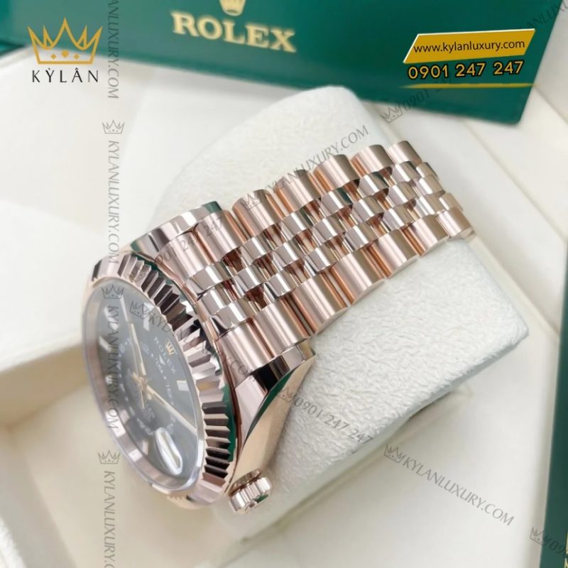 Đồng hồ Rolex Sky-Dweller vàng hồng mặt số xanh lục 336935-0005
