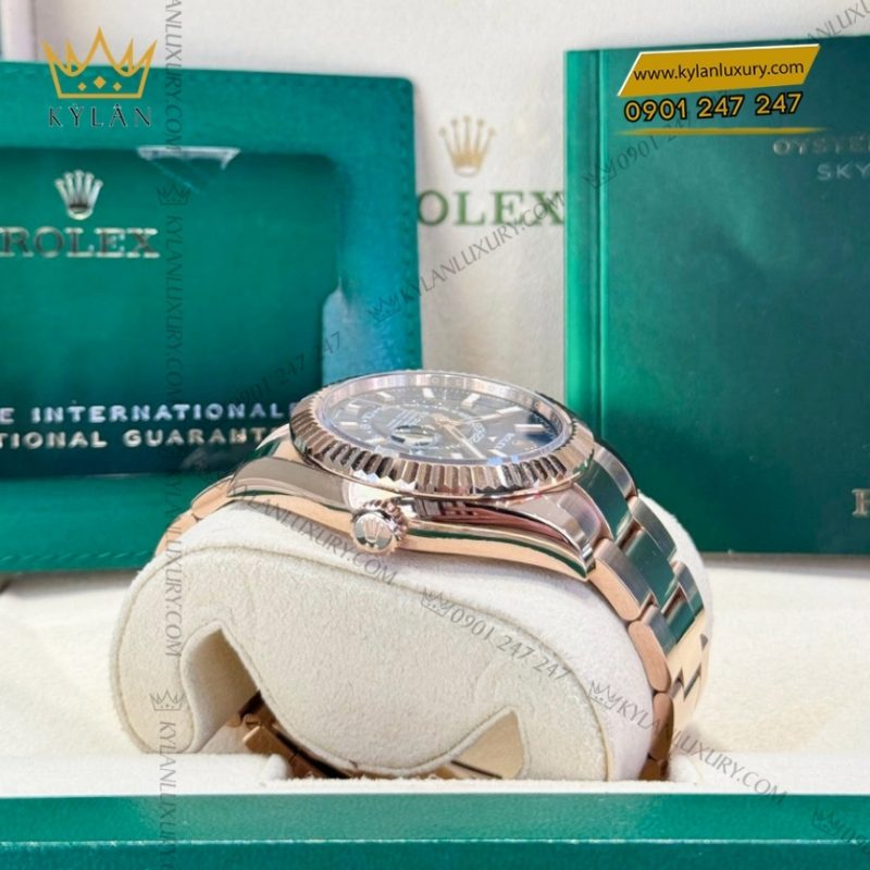 Đồng hồ Rolex Sky Dweller xanh lục lam dây oyster 336935-0001