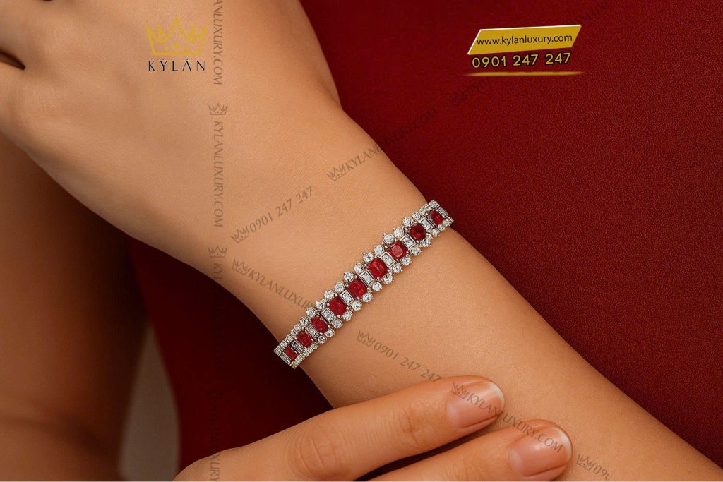 Lắc tay Imperial Flame vàng trắng nguyên khối Au750 đính đá quý đỏ 