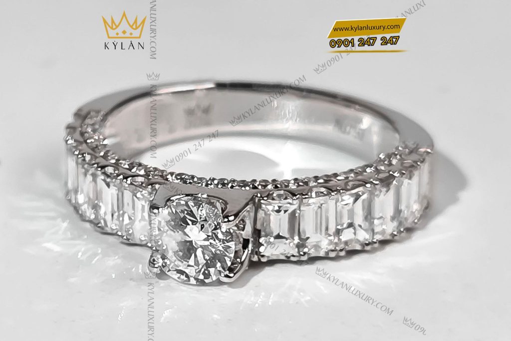 Nhẫn nữ vàng trắng nguyên khối Au750 đính viên chủ kim cương 4ly5