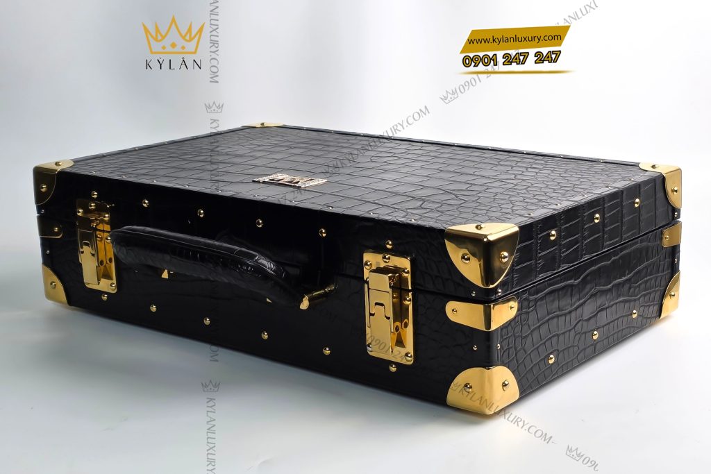 Kỳ Lân Luxury 10 13 Mặt logo vương miện KyLan vàng nguyên khối Au750 đính kim cương