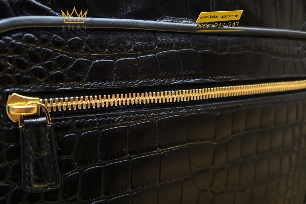 Kỳ Lân Luxury 10 25 Balo da cá Alligator đen đính logo vương miện KY LAN 