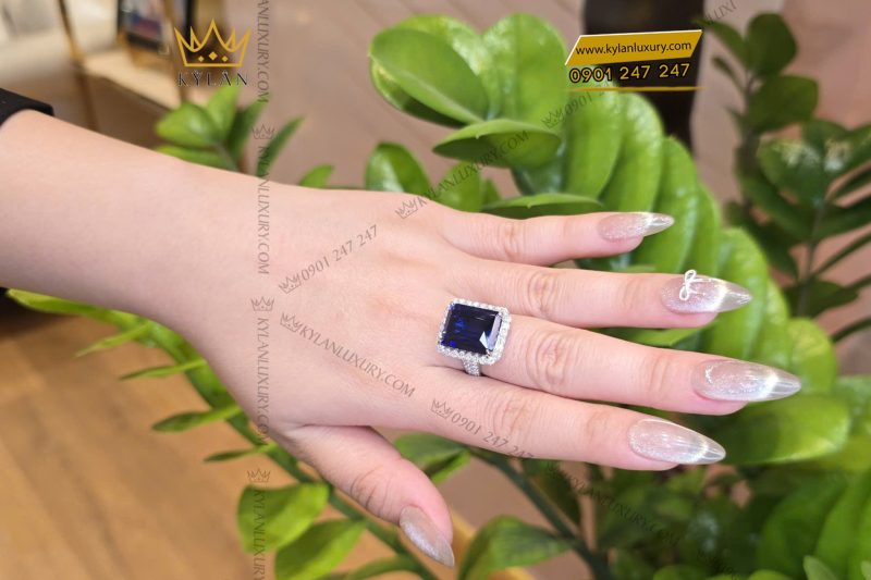 Nhẫn kim cương vàng trắng nguyên khối Au750 đính đá Sapphire xanh