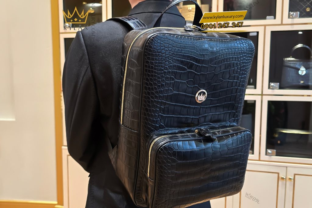 Kỳ Lân Luxury 14 1 Balo da cá Alligator đen đính logo vương miện KY LAN