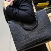 Túi xách nữ full da cá Alligator black