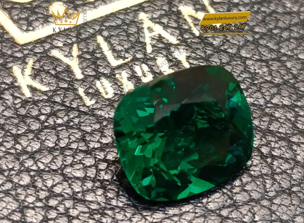 Đá Topaz xanh lục bảo