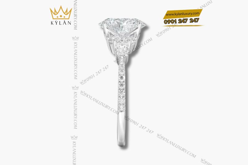 Nhẫn kim cương Oval vàng trắng nguyên khối Au750