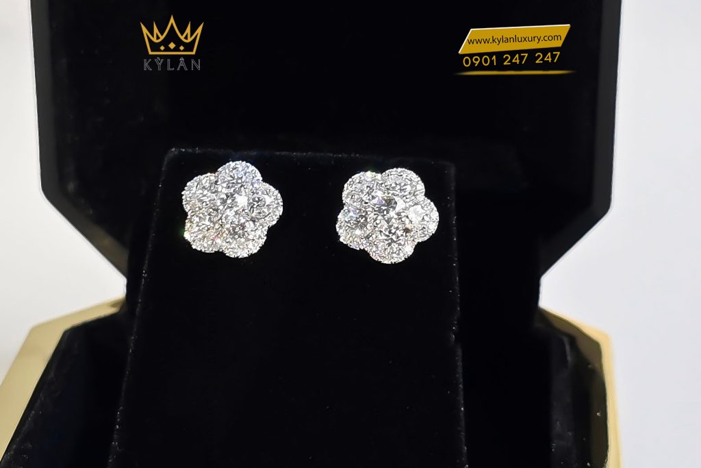 Kỳ Lân Luxury 2 61 Bông tai kim cương hoa năm cánh vàng trắng nguyên khối Au750