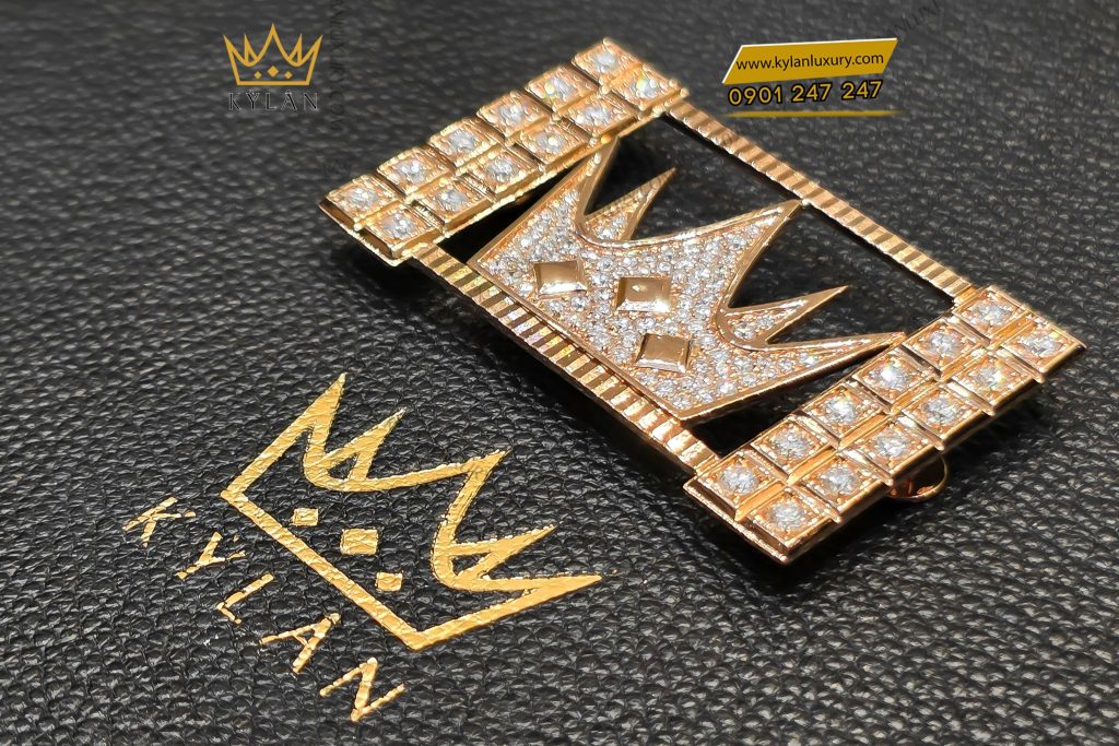Mặt logo vương miện KyLan vàng nguyên khối Au750 đính kim cương