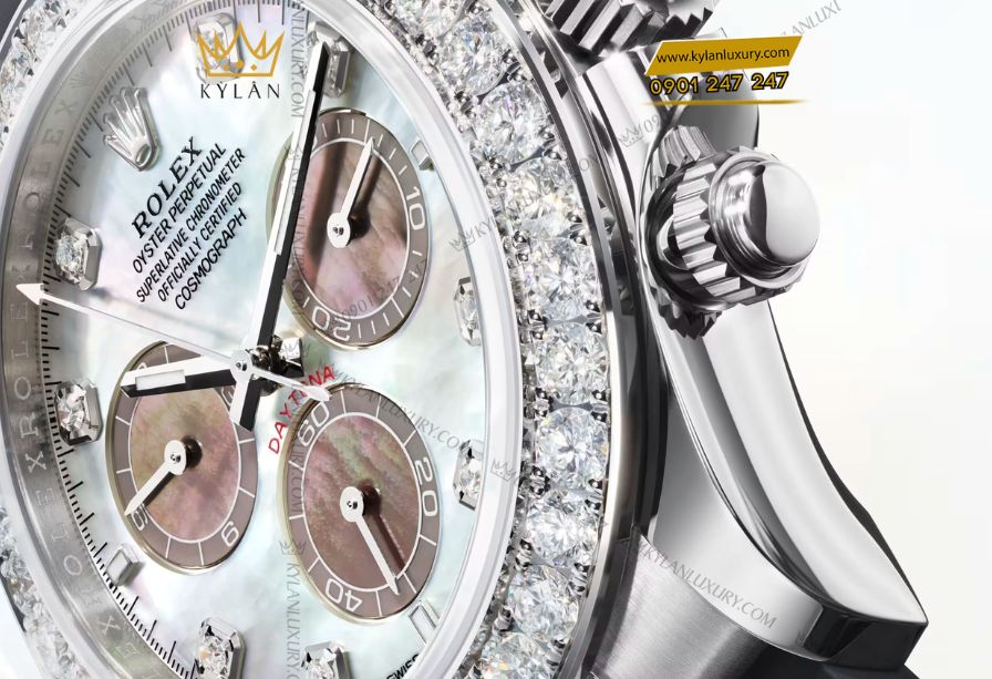 Rolex Cosmograph Daytona m126589RBR chế tác từ vàng trắng 18ct, tinh khiết và bền bỉ từ xưởng đúc riêng của Rolex