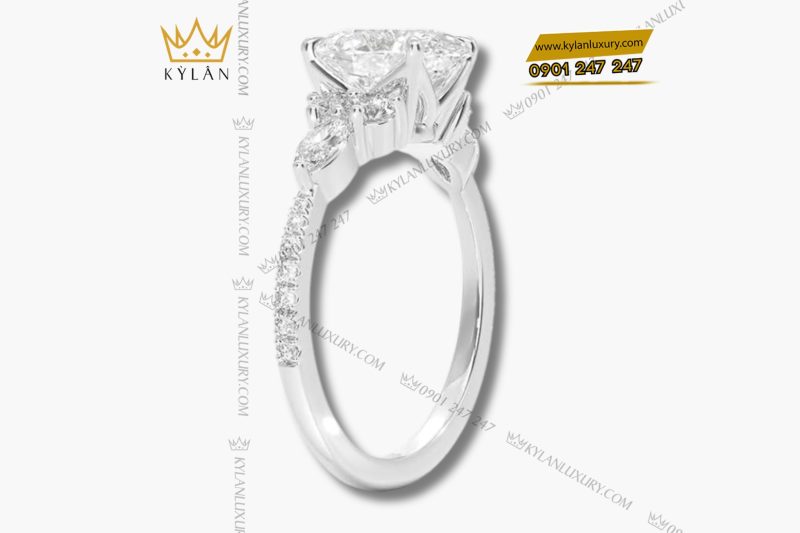 Nhẫn kim cương Oval vàng trắng nguyên khối Au750