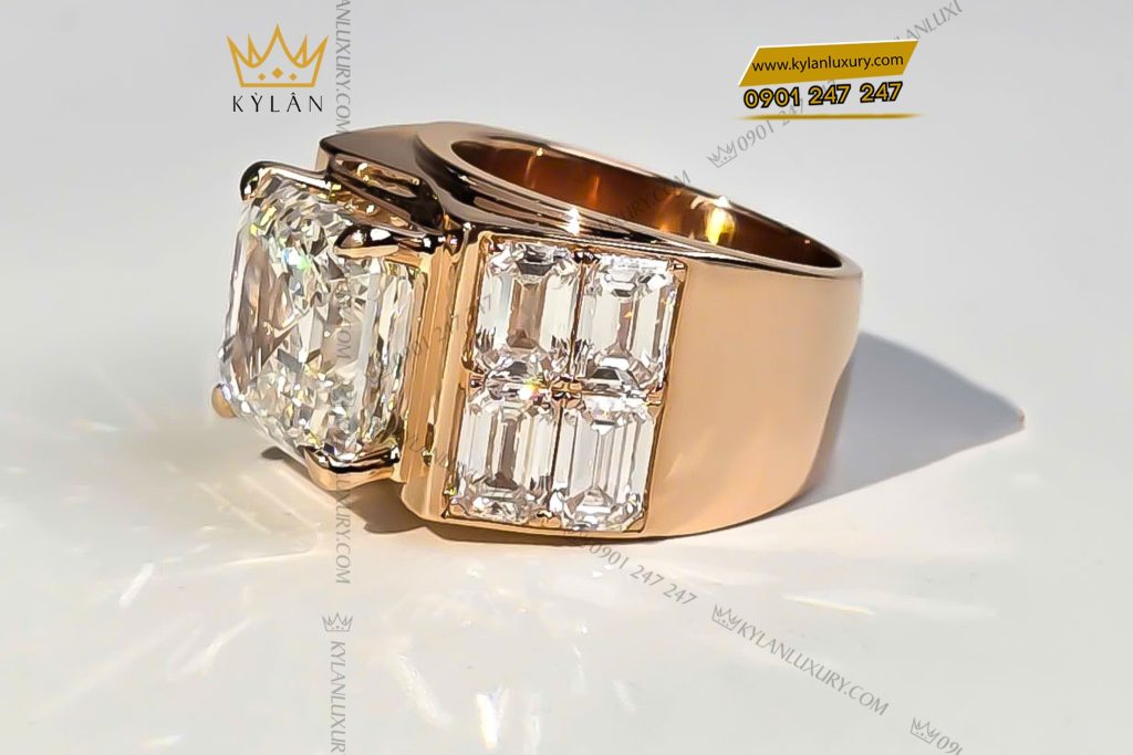 Kỳ Lân Luxury 3 72 Nhẫn nam vàng hồng nguyên khối Au750 đính viên chủ kim cương Baguette