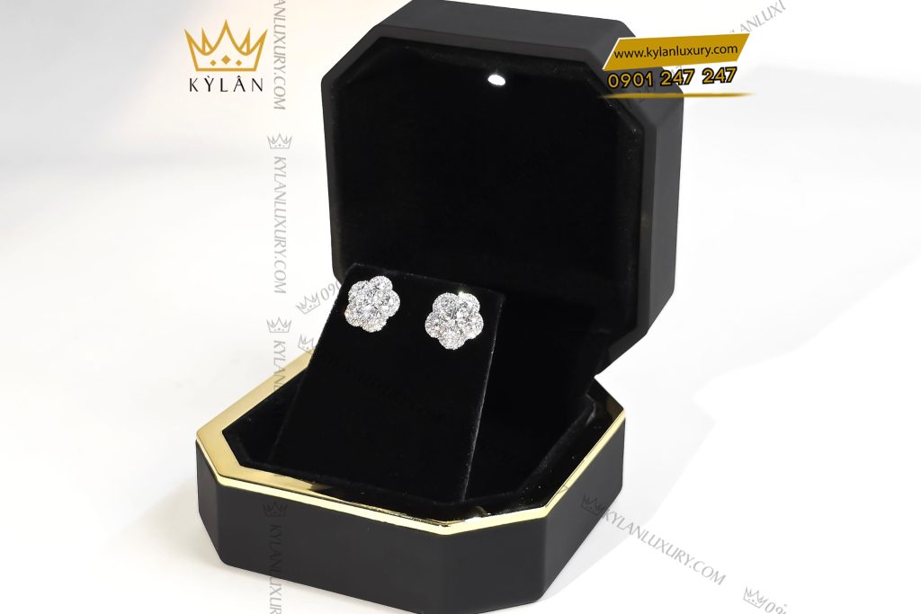 Kỳ Lân Luxury 4 59 Bông tai kim cương hoa năm cánh vàng trắng nguyên khối Au750