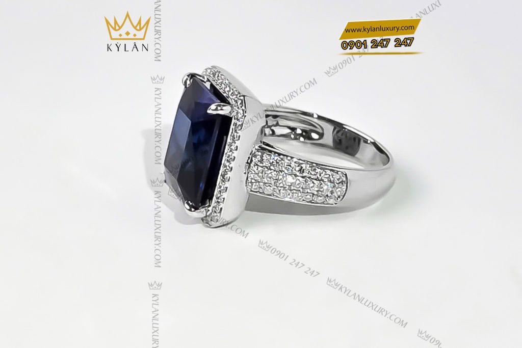 Kỳ Lân Luxury 4 92 Nhẫn kim cương vàng trắng nguyên khối Au750 đính đá Sapphire xanh