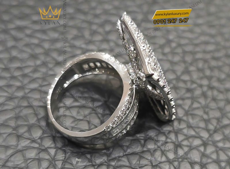 Nhẫn nữ mặt hình chữ nhật vàng trắng Au750 đính kim cương 