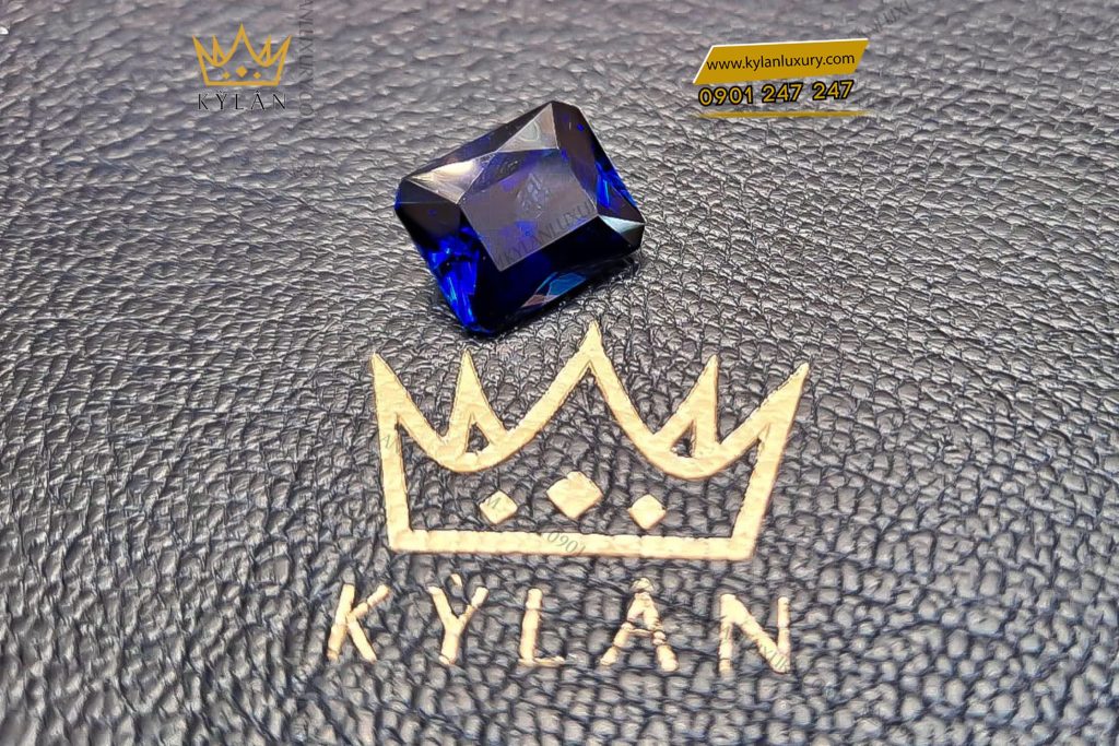 Đá quý sapphire màu xanh dương đậm