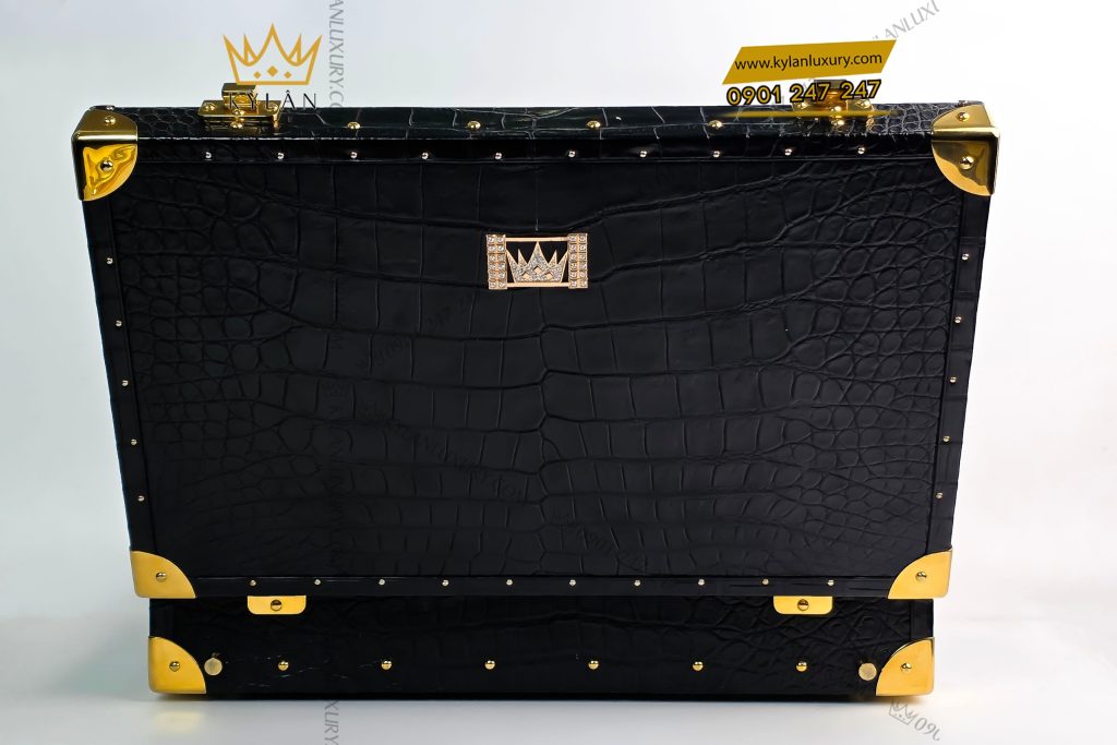 Kỳ Lân Luxury 7 32 Mặt logo vương miện KyLan vàng nguyên khối Au750 đính kim cương