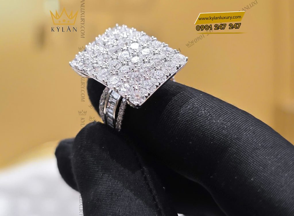 Kỳ Lân Luxury 7 78 Nhẫn nữ mặt hình chữ nhật vàng trắng Au750 đính kim cương 