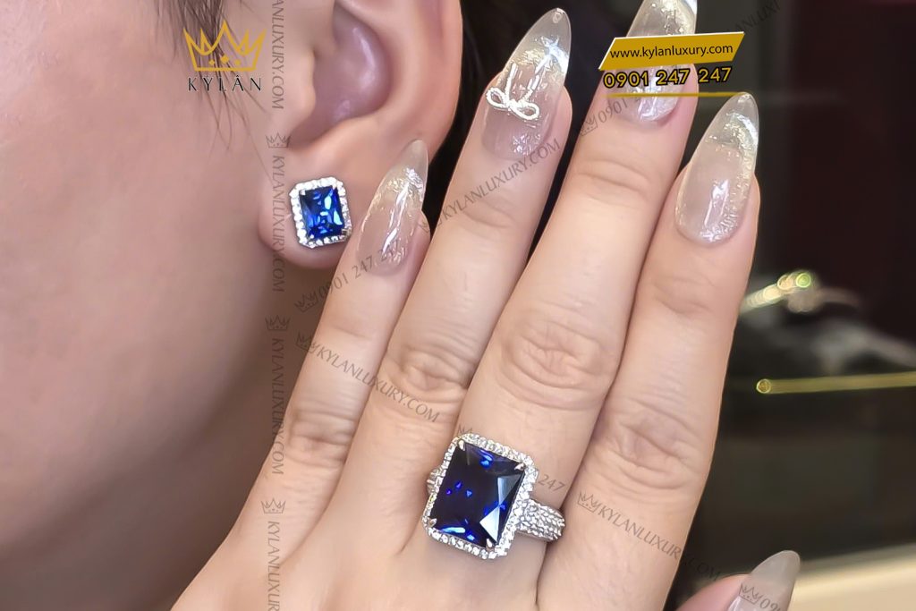 Bông tai kim cương vàng trắng Au750 đính đá Sapphire xanh