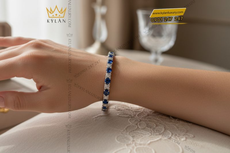 Lắc tay kim cương vàng trắng Au750 đính đá sapphire xanh 