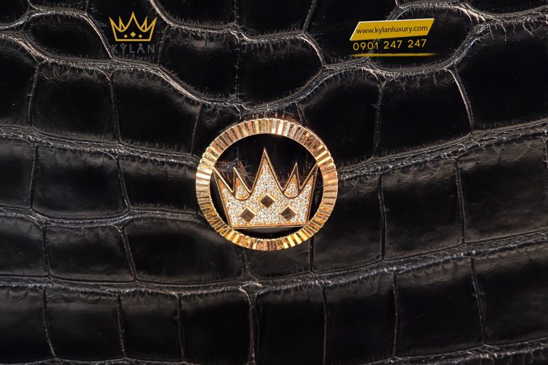 Balo da cá Alligator đen đính logo vương miện KY LAN