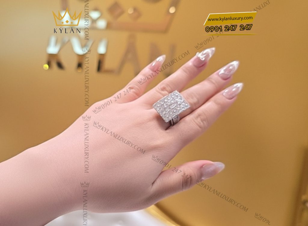 Nhẫn nữ mặt hình chữ nhật vàng trắng Au750 đính kim cương 